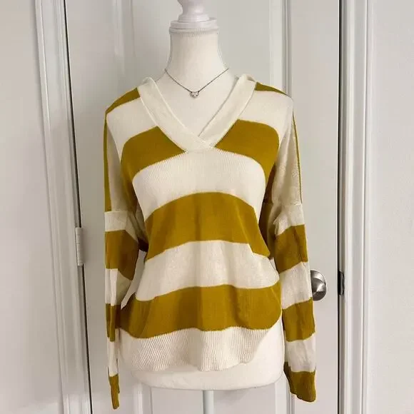 Women’s LOFT Size XL Brand New With Tag Light Weight Top Perfect For Summer - Picture 1 of 4